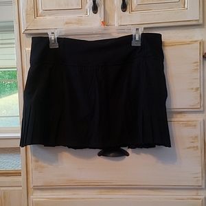 Black skort